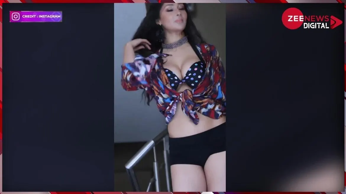 Watch Breaking News Namrata Malla Bhojpuri Actress Flaunts Sexy Figure Her Hot Breast Expose In