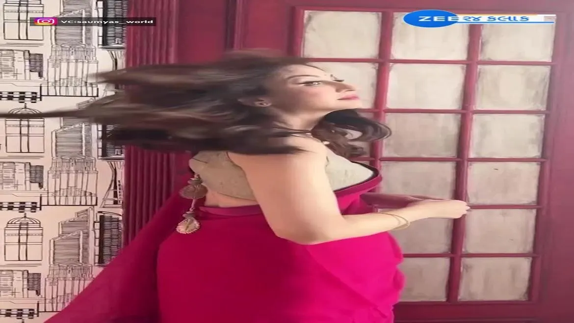Watch Breaking News Super Sexy And Hot Saumya Tandon Flaunted In A Pink Saree ZEE Latest News