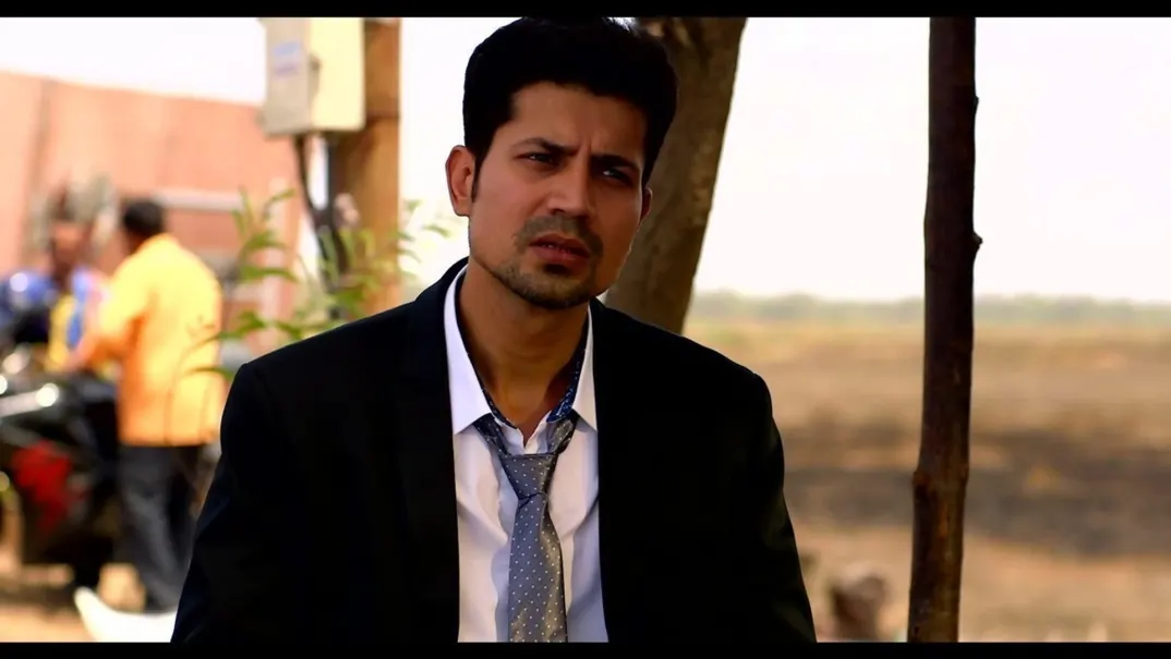 Watch Tripling Season 1 E4 - Aage Tiraaha Hai... online in HD on ZEE5