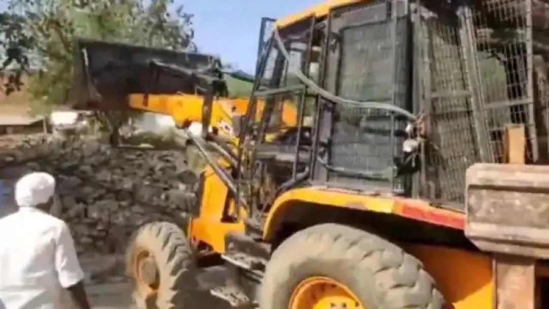 In the Umesh Pal murder case, the bulldozer ran at the locations of the prize shooter of 5 lakhs (Part 1) 
