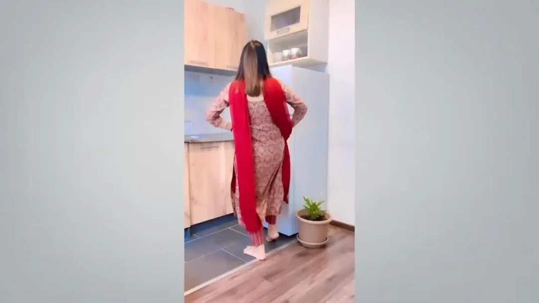 Desi Bhabhi dance Haryanvi song Dhai liter dudh gela in the kitchen people were surprised like Sapna Choudhary 