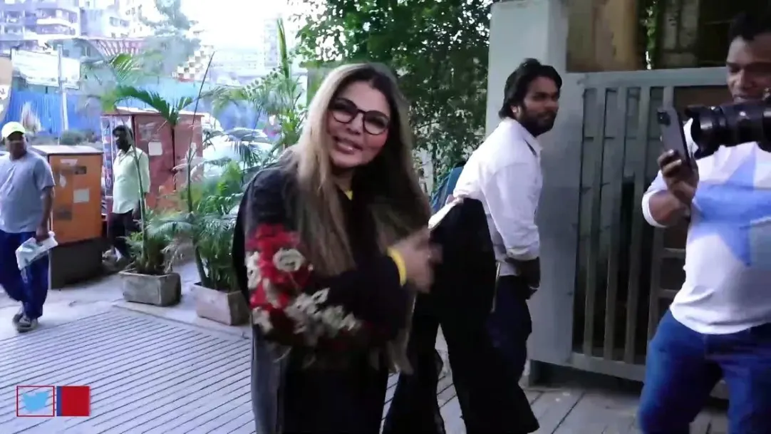 Rakhi Sawant hosts Iftar party for friends and media 