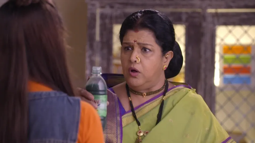 Aao Saheb forces Kalyani to drink Phenyl - Tujhse Hai Raabta Highlights 