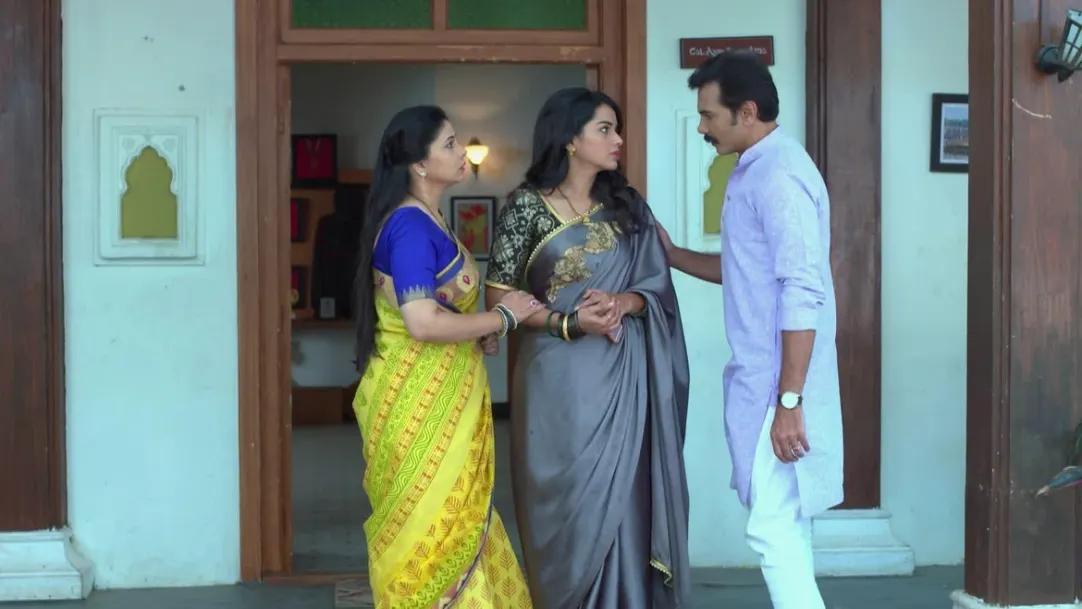 Manva gets advice from her parents - Tu Ashi Jawali Raha 
