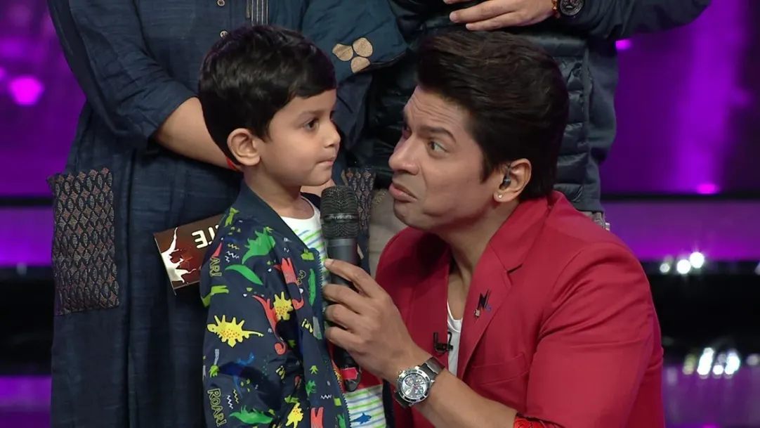 Shaan performs with a contestant- Sa Re Ga Ma Pa Lil Champs Behind the scene 28th February 2019 Webisode