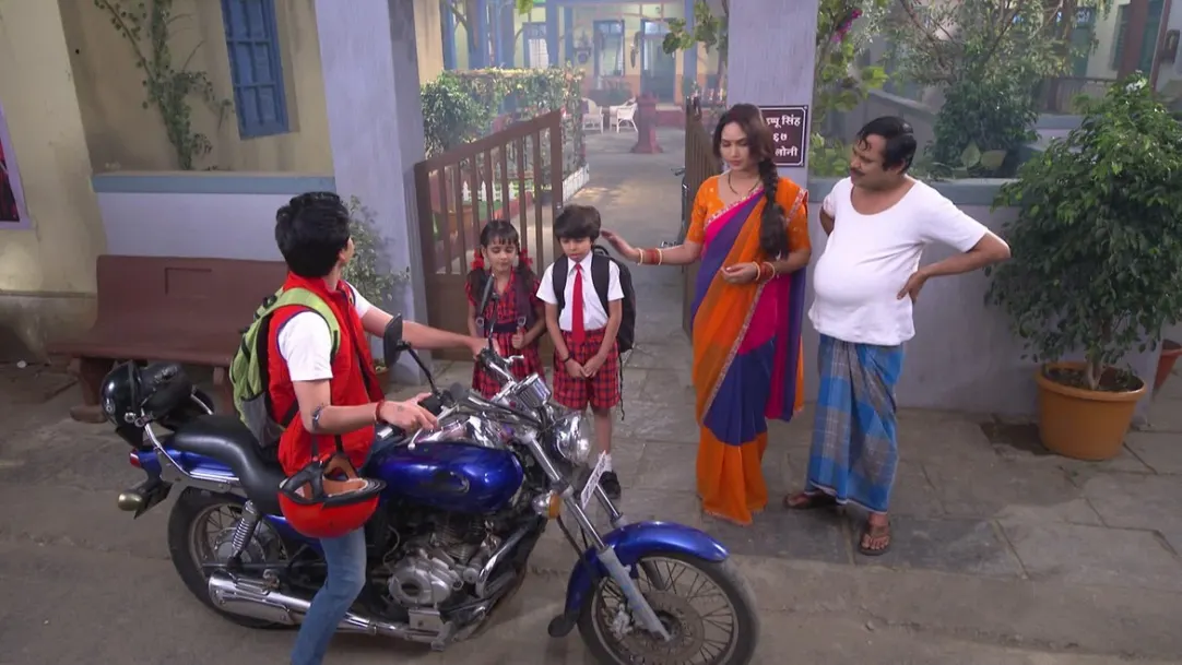 Happu asks Kamlesh to drop his kids to school - Happu Ki Ultan Paltan Highlights 