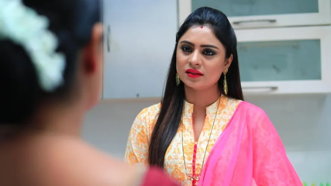 Amrutha gets to know about the killing of a snake - Naagini Highlights 