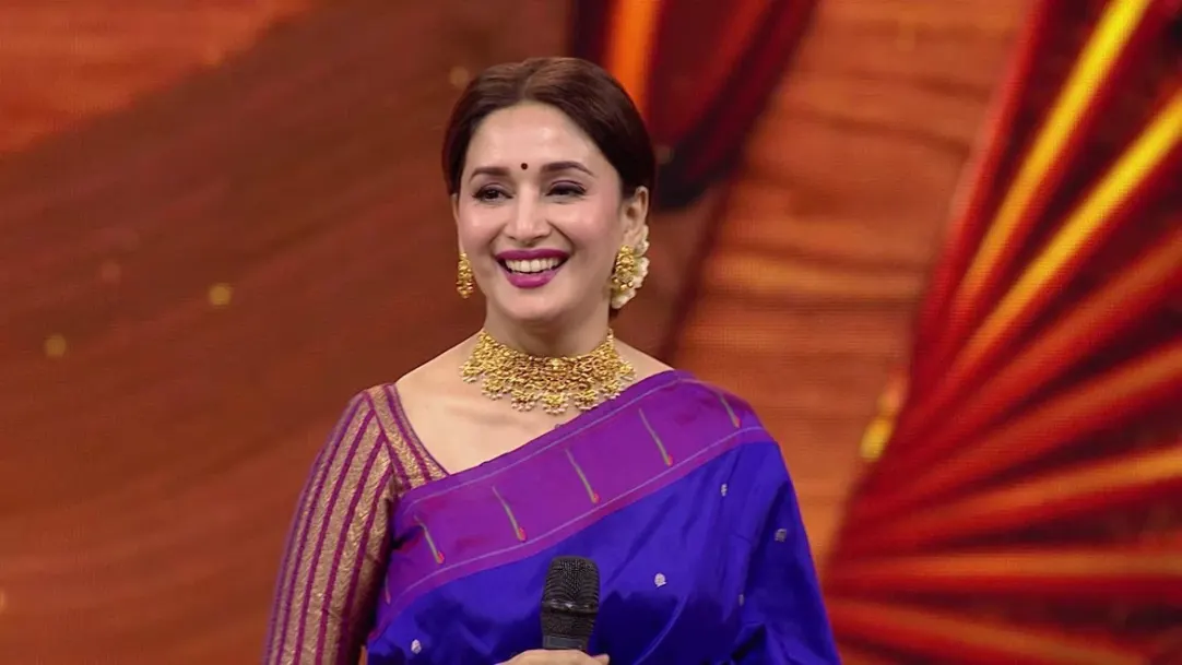 Madhuri Dixit on the stage - Zee Chitra Gaurav - Highlights 19th March 2019 Webisode