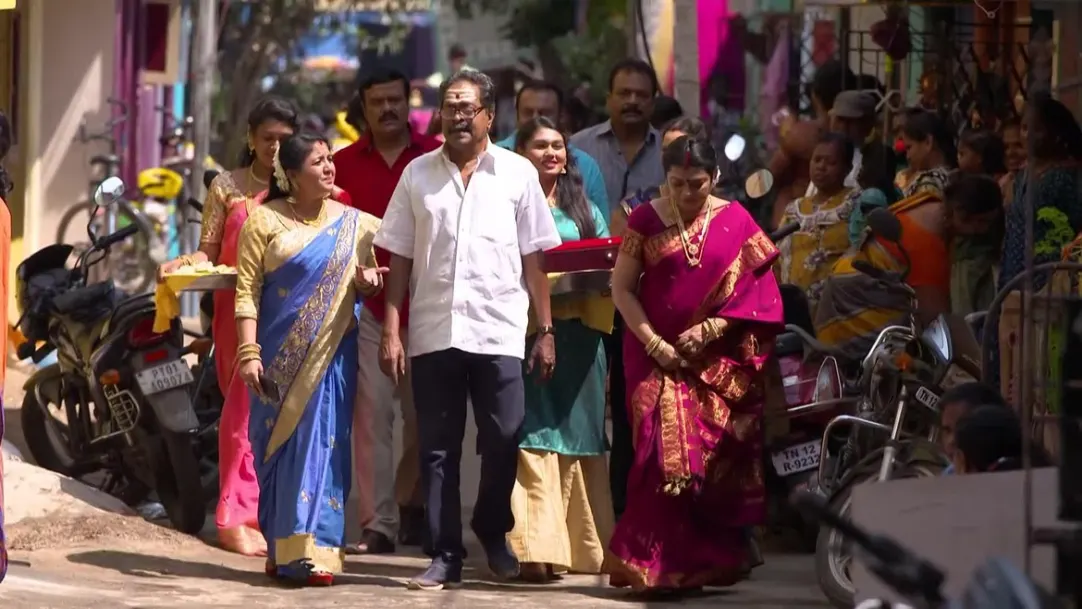 Prabhu's family arrive at Divya's home - Sathya Highlights 