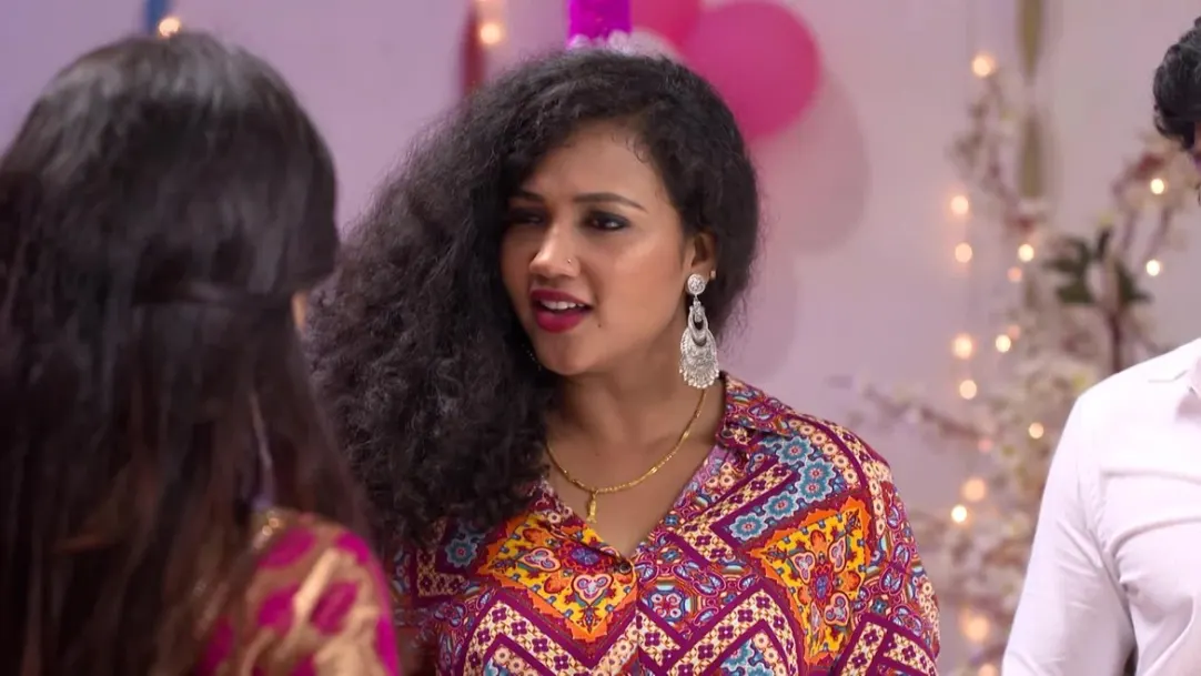 Pooja insult Divya at the birthday party - Sathya Highlights 