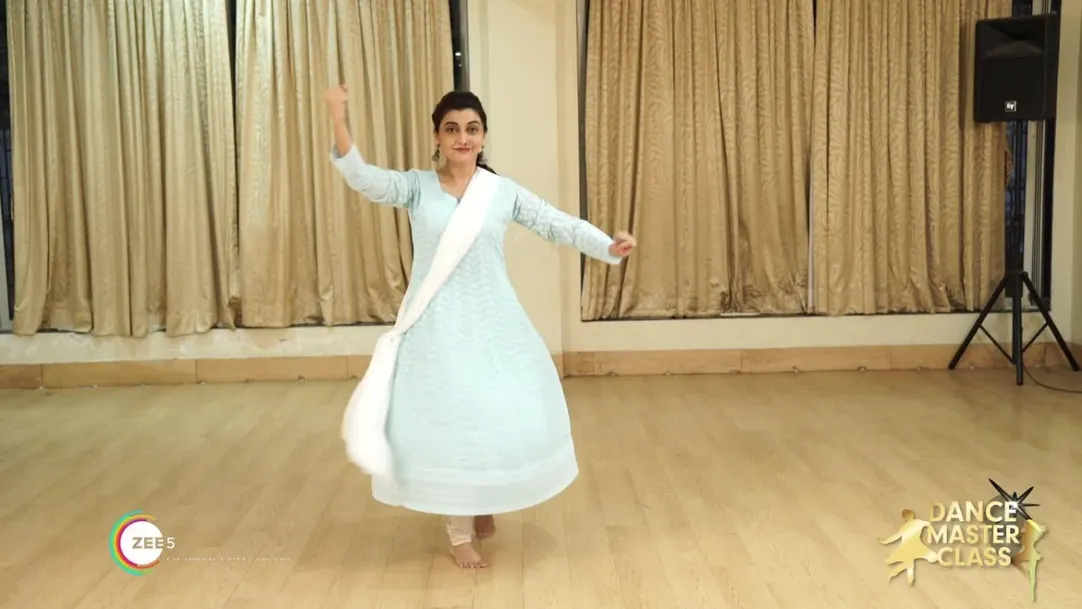 Learn quick semi-classical with Purvi Bhave - Dance Master Class