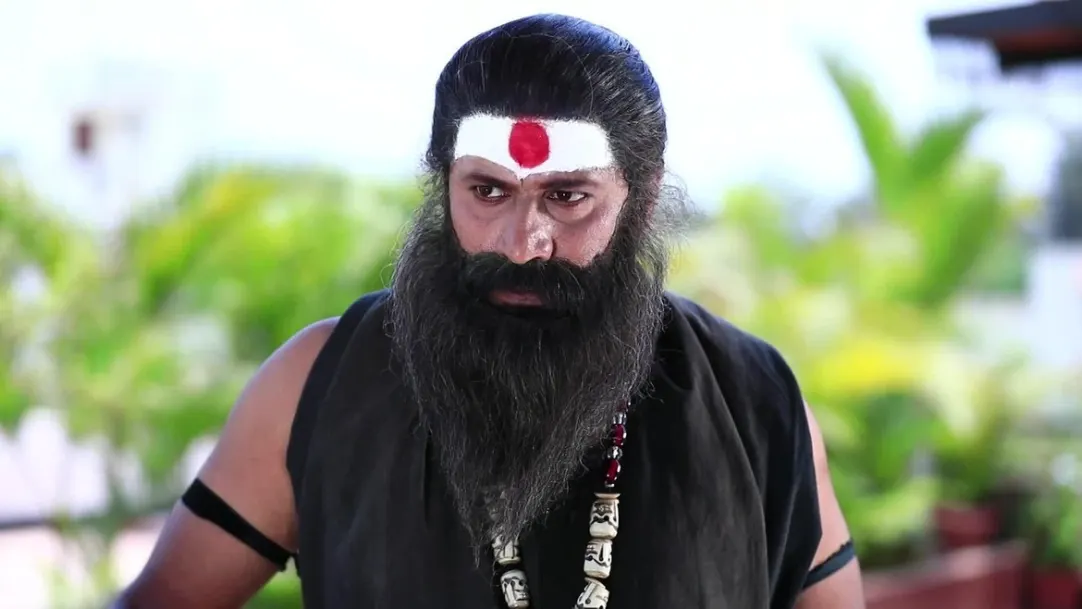 Arjun has the Nagamani inside him! - Naagini Highlights 