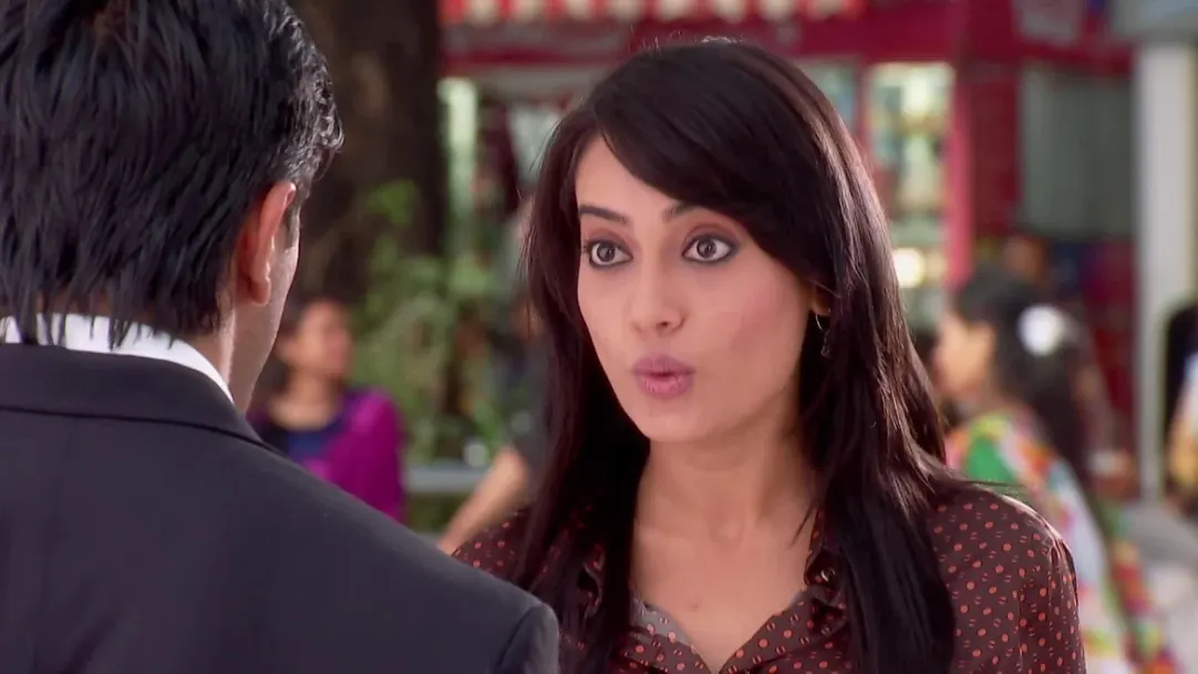 Asad and Zoya's argument at the mall - Qubool Hai Highlights 