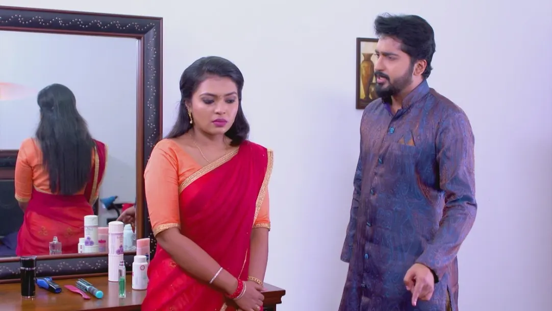 Samyukta reprimands Avantika for tricking her into Abhi's room. 