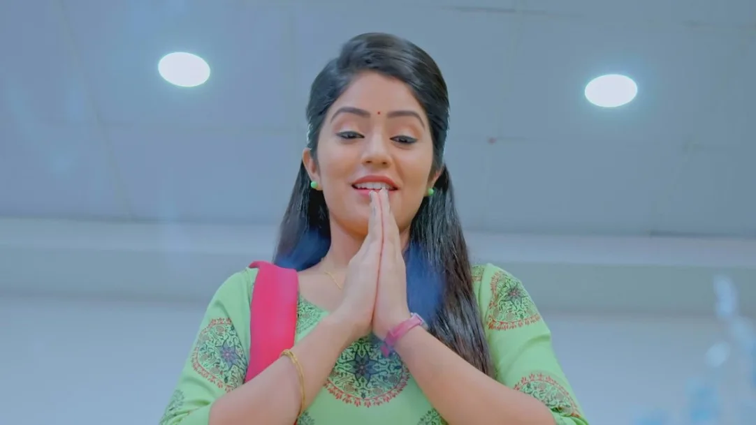 Anu brings 'temple' to office! - Jothe_Jotheyali Highlights 