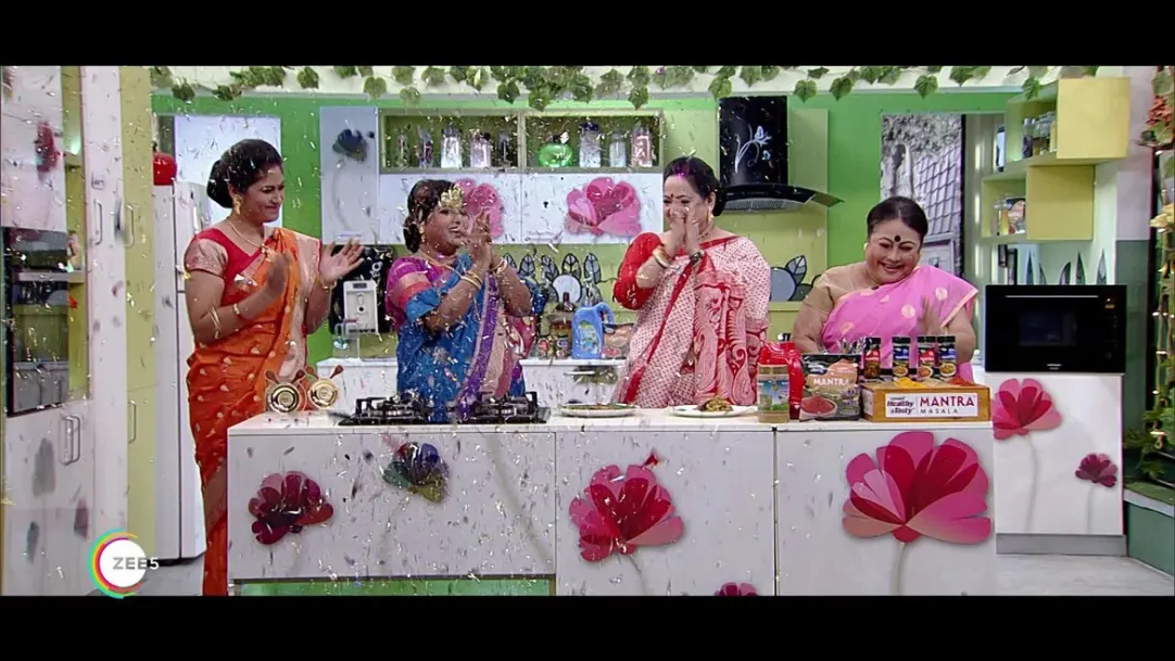 Battle between cooking experts - Rannagharer Rani Promo