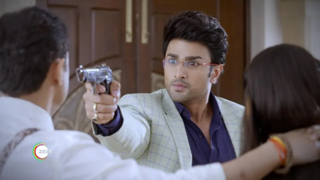 Akshat Attempts to Kill Vikrant - Guddan Tumse Na Ho Payega Promo