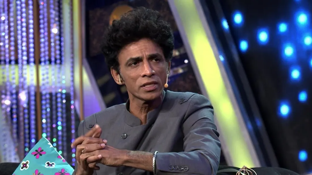 Makarand talks about working in Hindi plays 
