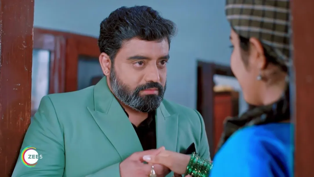 Arya gets bangles for Anu | Jothe Jotheyali | Promo