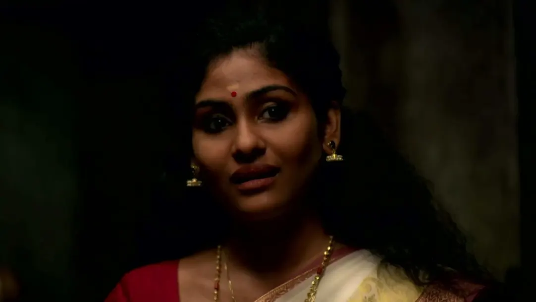 Kaveri and Indu meet - Ratris Khel Chale 3 