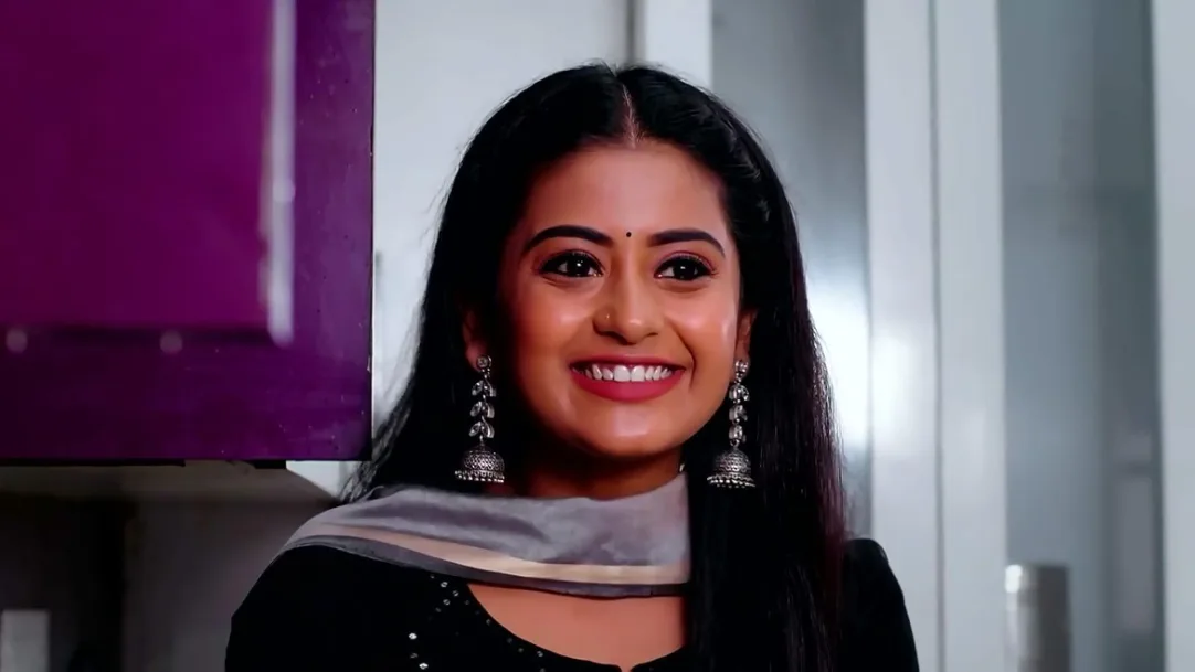 Kailash Prepares Halwa for Radhika 13th April 2022 Webisode