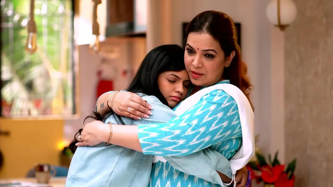 Anamika and Radha Hug Each Other | Tu Tevha Tashi 
