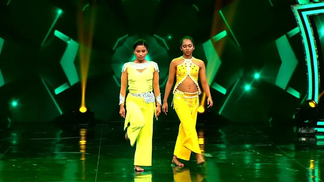 Riya and Varsha Perform with Soumya 