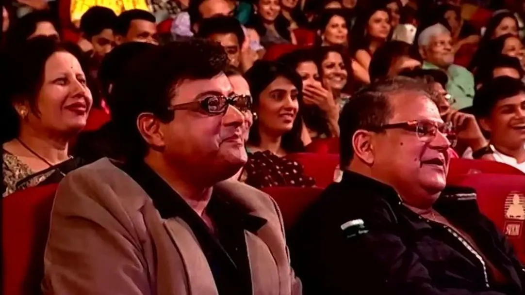 Anand and Vaibhav Make the Audience Laugh | ZEE Marathi Awards 2011 
