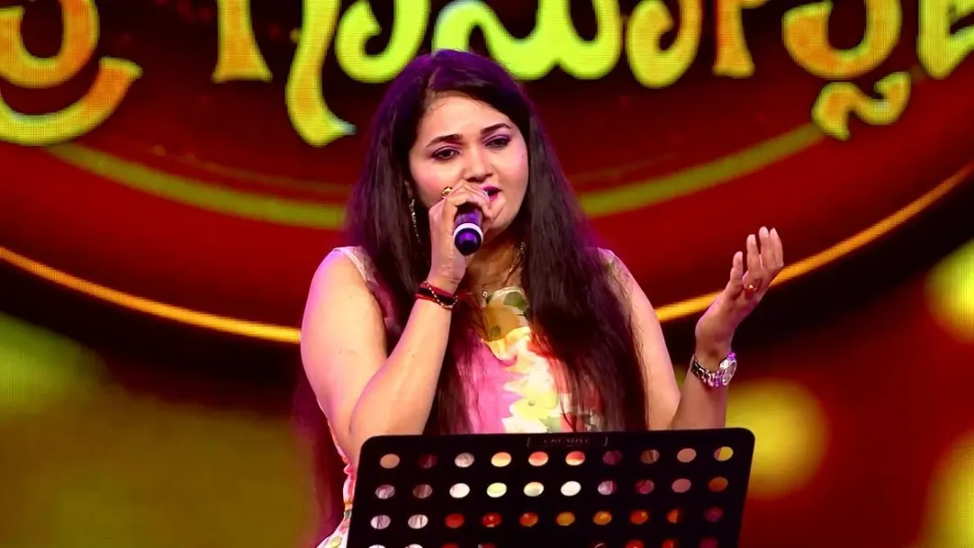 Anuradha Bhat Sings a Devotional Song 