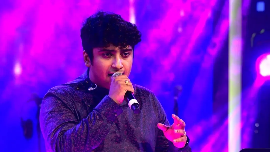 Siddharth and K S Chithra Sing 'Suvvi Suvvi' 