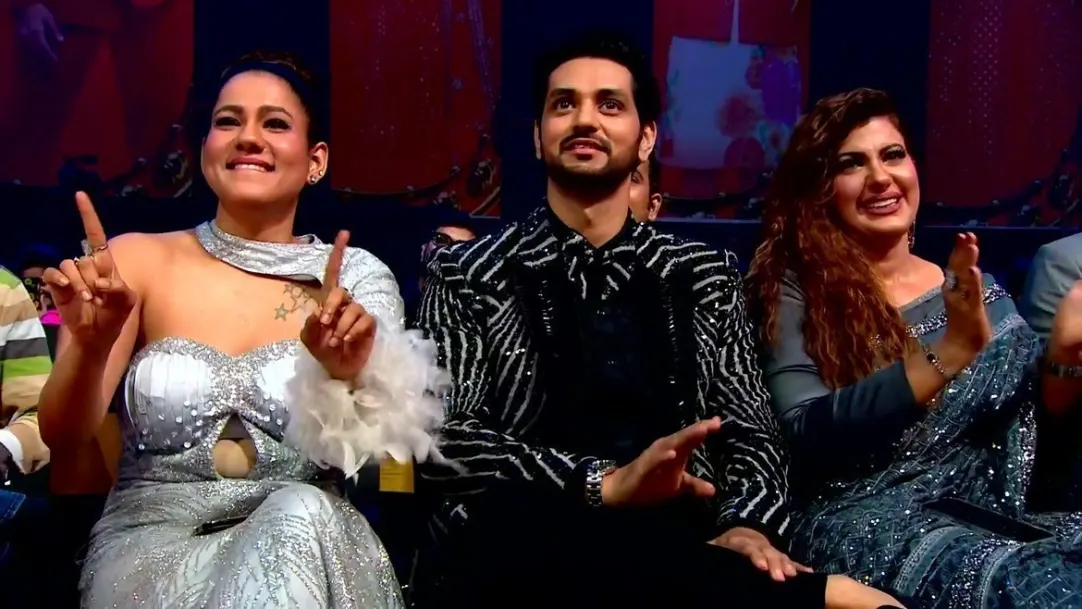 Meet and Meet Ahlawat Welcome the Hosts With 'Bhangra' | Zee Rishtey Awards 2022 