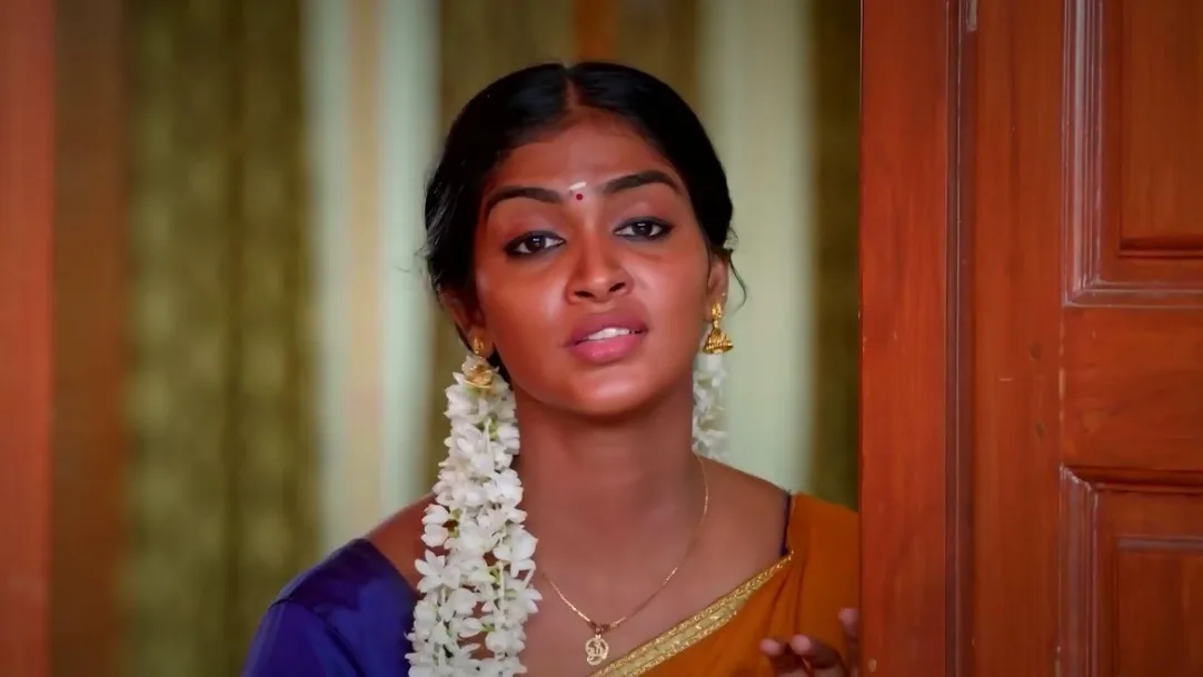Abhirami Injures Her Eyes 