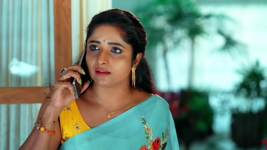 Kavitha Becomes Uneasy | Mizhirandilum 