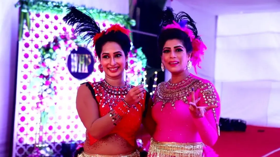 Maithili and Malvika's Cabaret Dance Rehearsal | Behind The Scenes | Zee Marathi Awards 2023 28th October 2021 Webisode