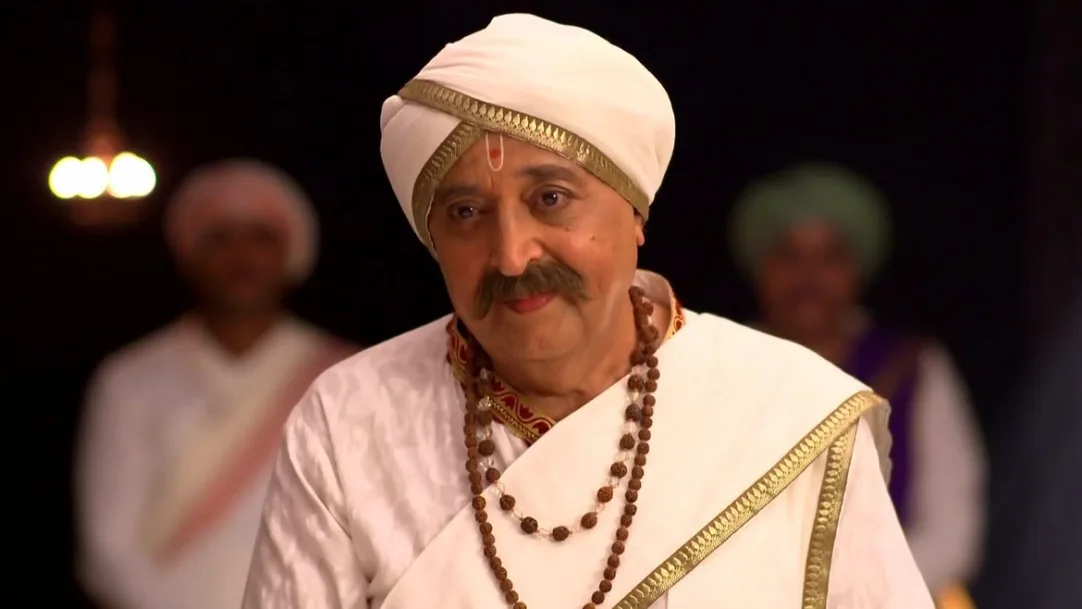Sadashiv Puts a Nuptial Chain around Bayo's Neck | Yashoda 