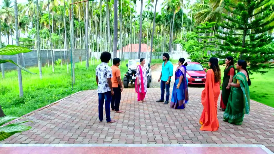 Sneha Tries to Get Rid of Her Nuptial Chain | Puttakkana Makkalu | Promo