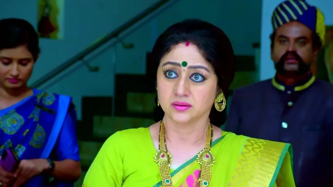 Paarvathi Worries about the Missing Baby 5th September 2023 Webisode