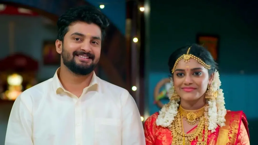 Pillechhan Stops Aparna | Sudhamani Supera 