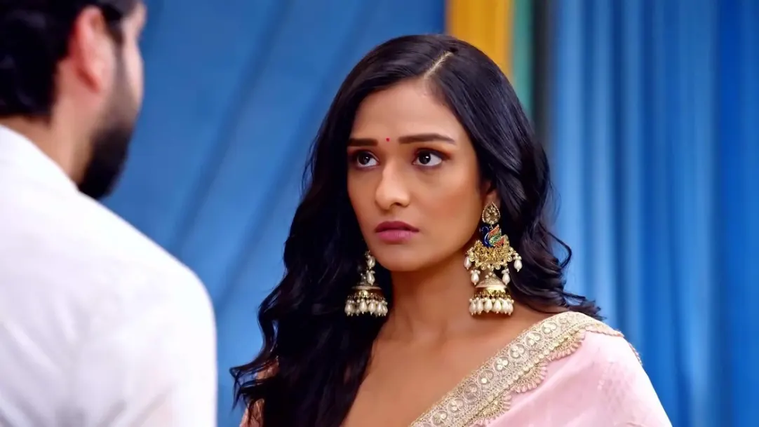 Rishi Praises Lakshmi | Bhagya Lakshmi 