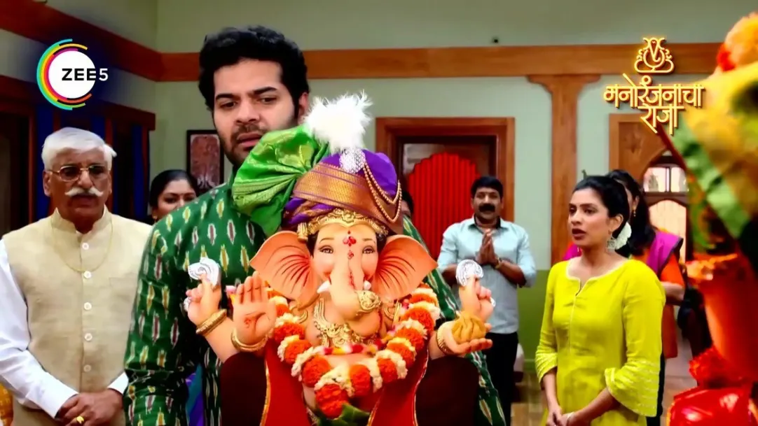 The Idol's Immersion Overwhelms Everyone | Ganpati Special | Tujhya Majhya Sansarala Aani Kaay Hawa 