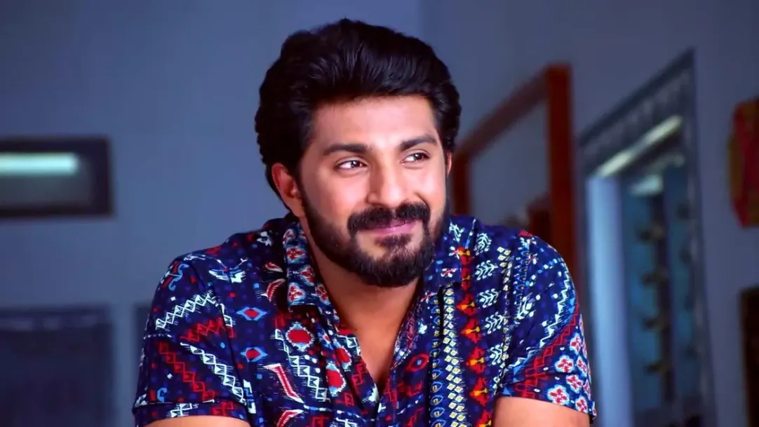 Bala Gives His Earnings to Girija | Sathya 