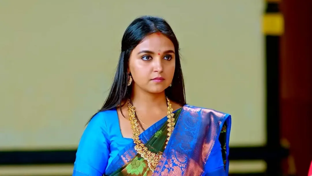 Suhasini Apologises to Parimala 5th December 2023 Webisode