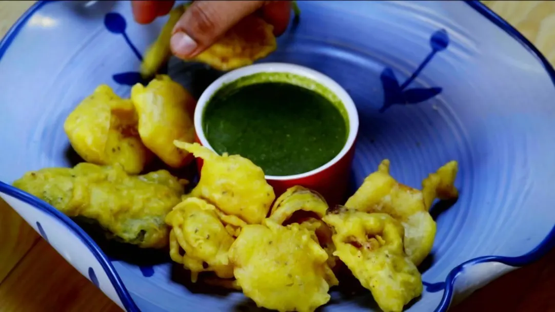 Maharashtra's Hot and Spicy 'Vada Pav' | India's 50 Best Dishes 