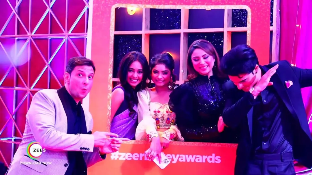 The Zee Family Enjoys Shooting for the Event | Zee Rishtey Awards 