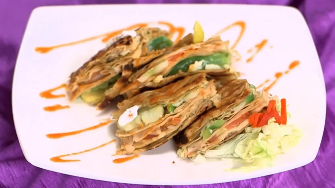 Chapati Sandwich Recipe in Marathi 