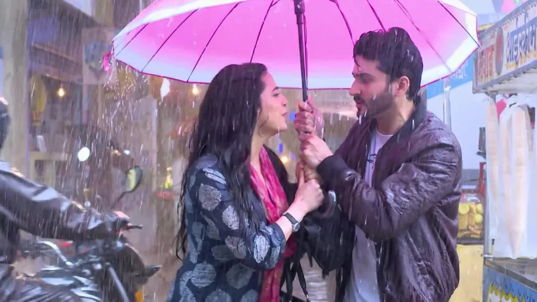 Preeta and Karan's Umbrella Romance - Kundali Bhagya Romantic Moments 