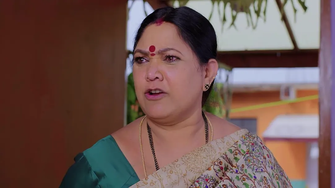 Padma calls off the wedding - Prema Entha Maduram 