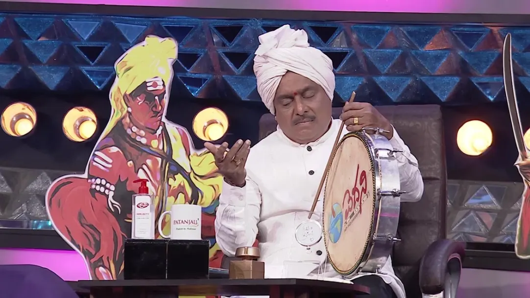 Vijay Prakash sings 'Bidiramma Thayi Kele' 