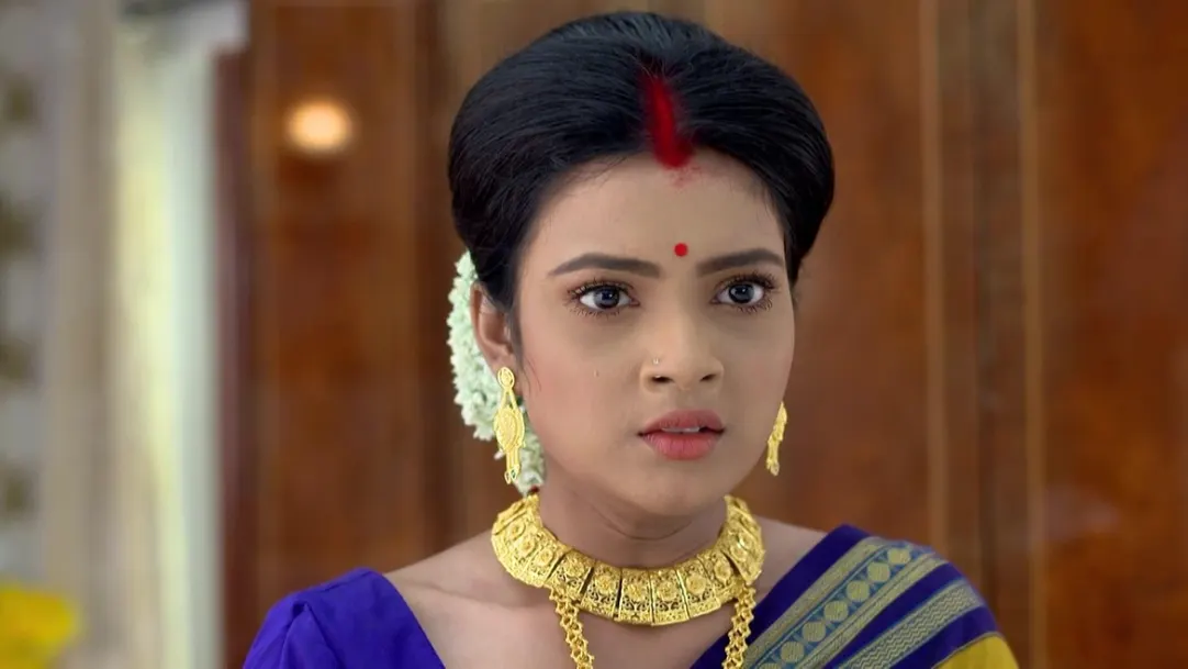 Priyam refuses to wear makeup - Jiban Saathi 