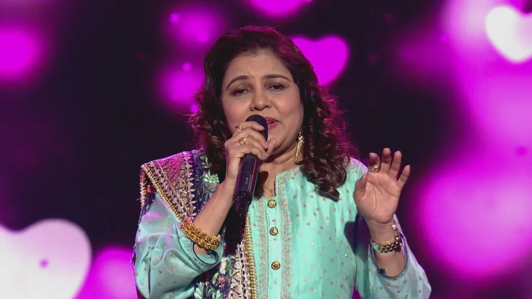 Sadhana Sargam sings 'Pehla Nasha' 